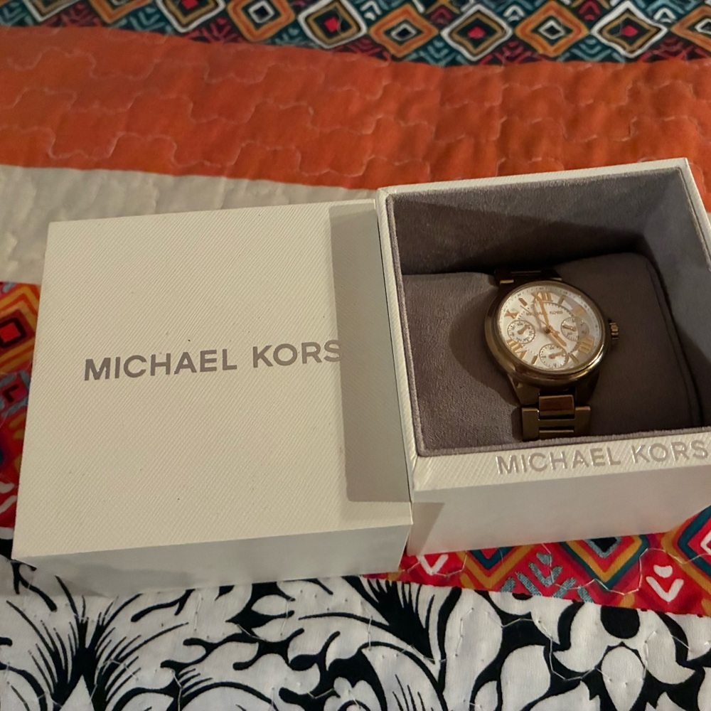 Michael Kors Gold Women's Watch Large Camille - Picture 3 of 4